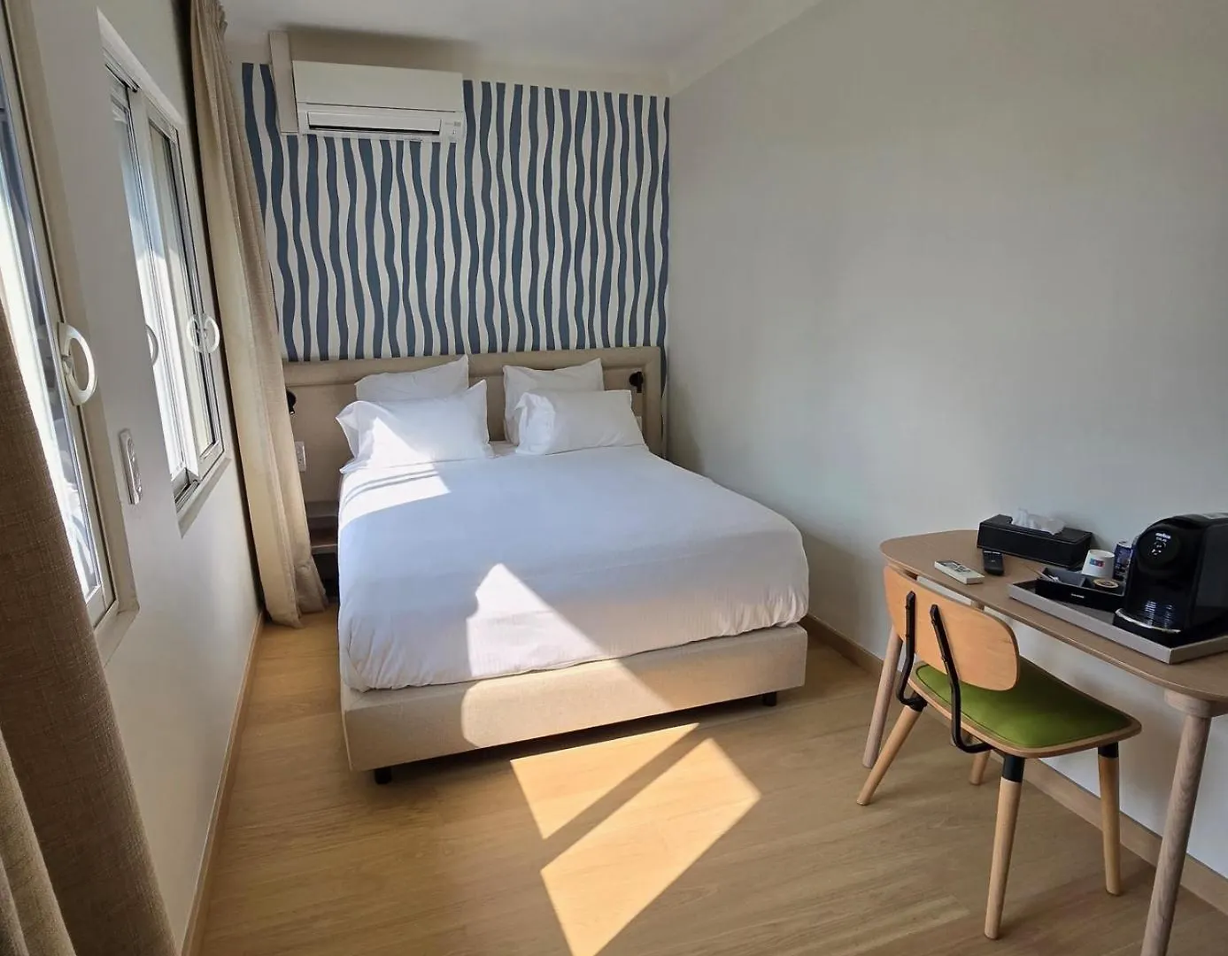 Logis Hotel Restaurant Le Kalliste Ιέρ 2*,