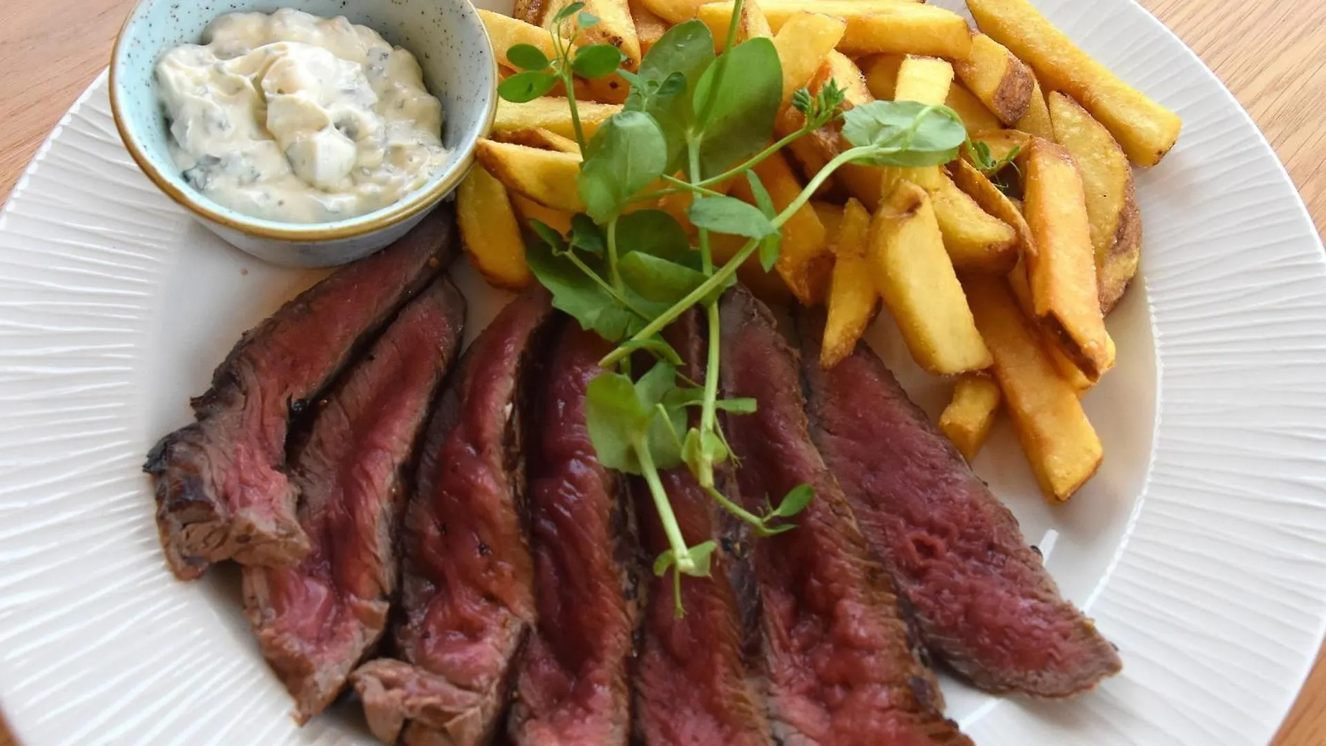 Logis Hotel Restaurant Le Kalliste Ιέρ