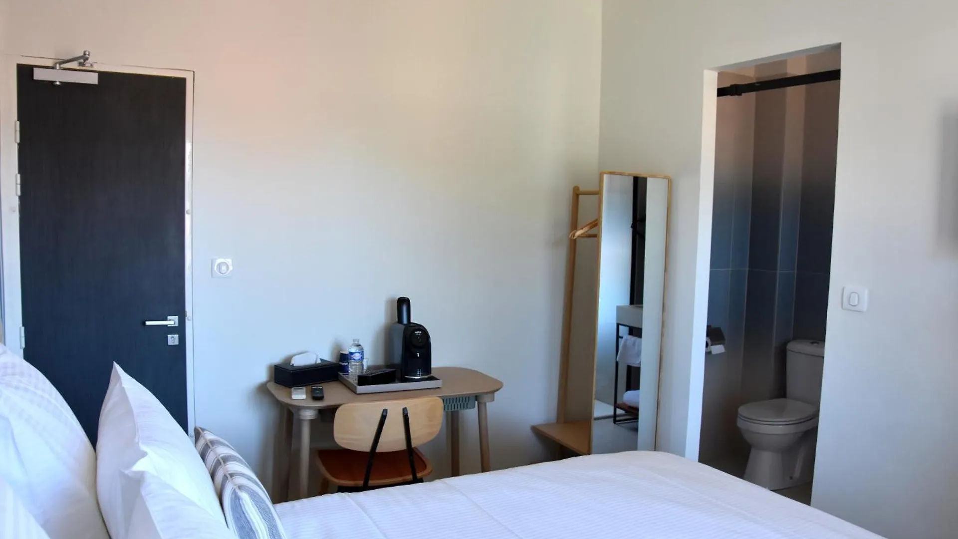 Logis Hotel Restaurant Le Kalliste Ιέρ 2*,  Γαλλία
