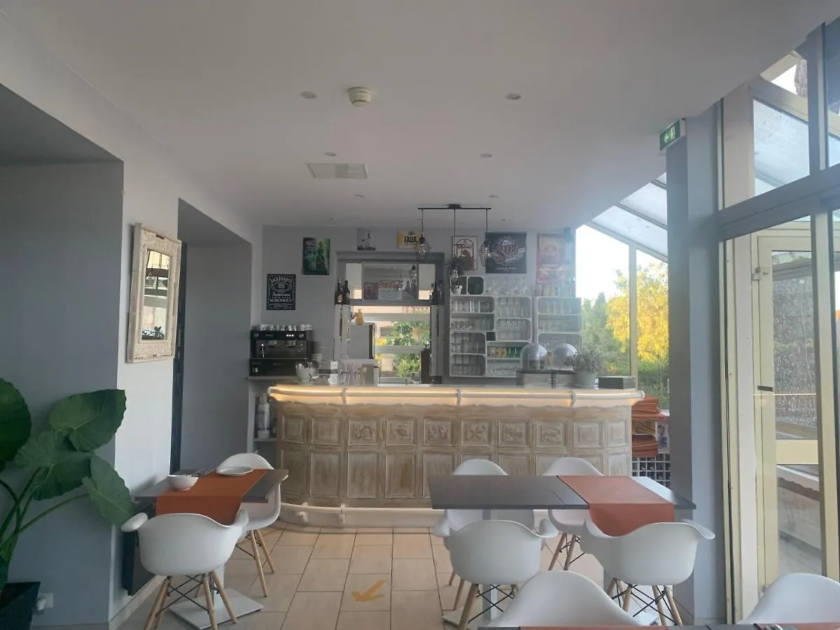 Logis Hotel Restaurant Le Kalliste Hyères 2*,